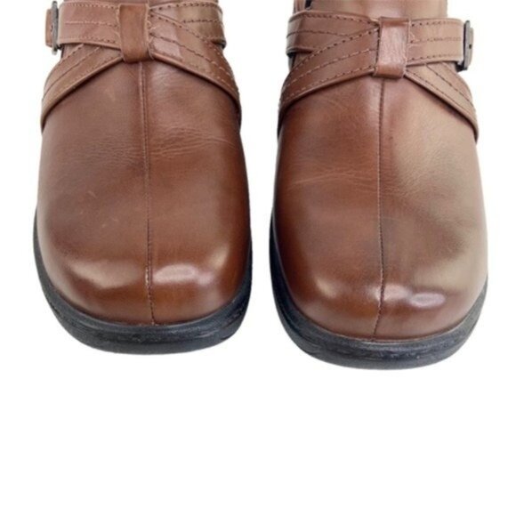 Abeo Closed Back Bella Clogs in Brown Leather - Picture 3 of 8